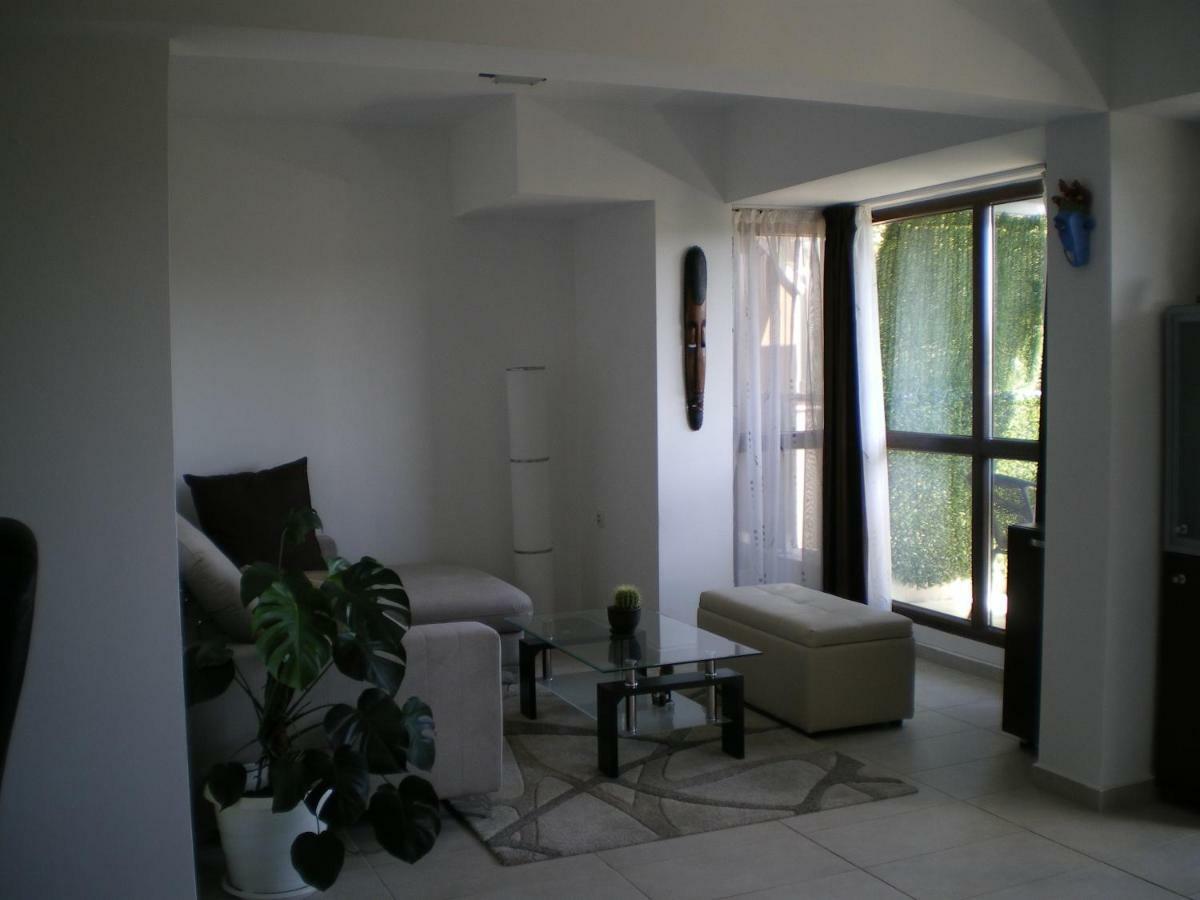 Park View Apartment Plovdiv With Parking Extérieur photo